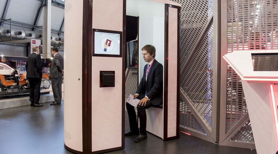 Криптобиокабина на выставке «Иннопром-2019» © Фото Антона Тушина с rostec.ru