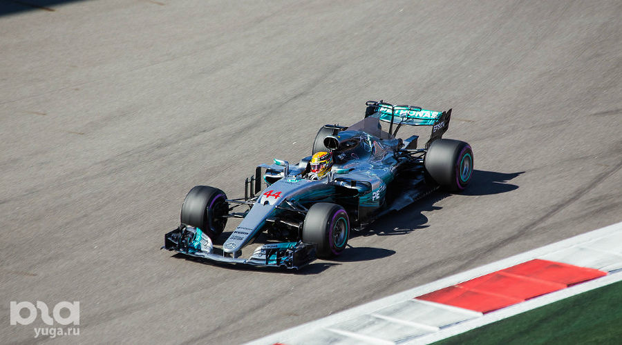 Болид Льюиса Хэмилтона. Гран-при России «Формулы-1» в 2017 году © Фото Юга.ру