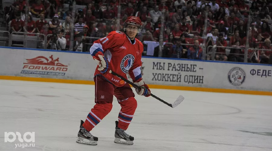 Владимир Путин принял участие в гала-матче Ночной хоккейной лиги в Сочи &copy;&nbsp;Нина Зотина, ЮГА.ру