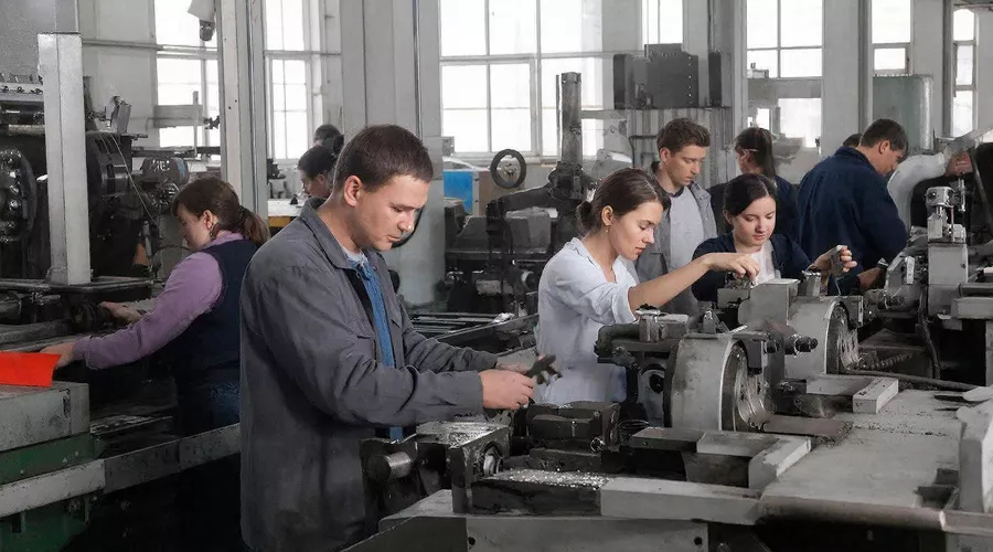 завод &copy;&nbsp;Изображение сгенерировано нейросетью Gigachat