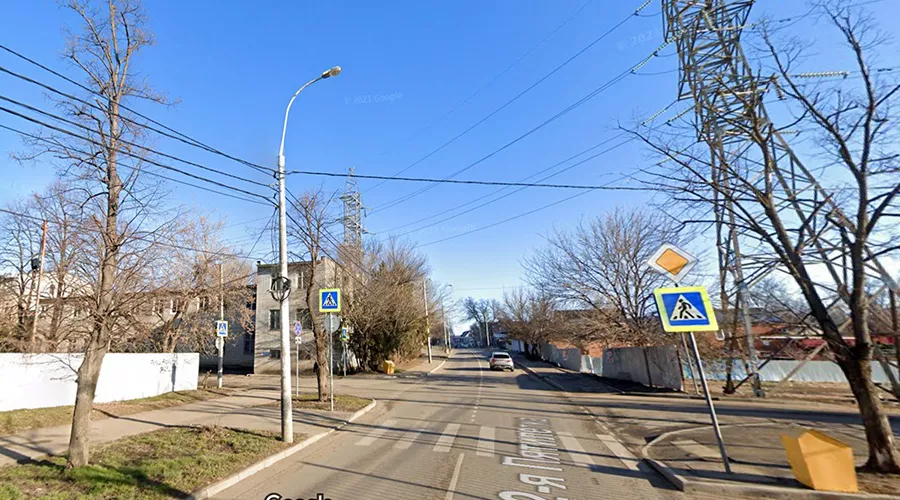 Вид на улицу 2-й Пятилетки в сторону Селезнёва &copy;&nbsp;Скриншот сайта Google.com/maps