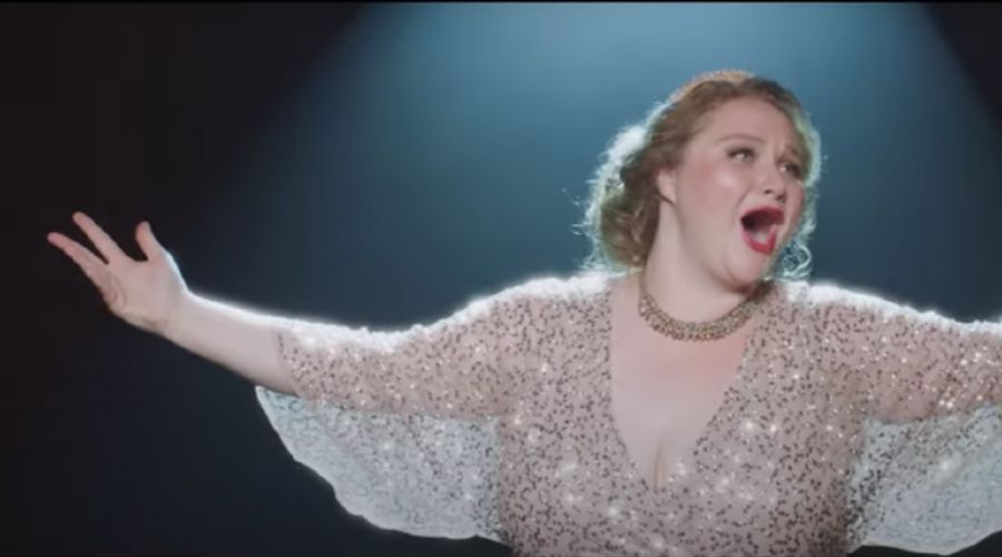 Кадр из фильма «Певица на всю голову» © Скриншот видео с YouTube-канала Kinoman, www.youtube.com/c/Kinoman1