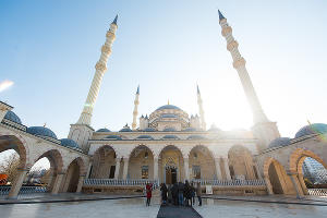 Мечеть «Сердце Чечни» в Грозном &copy;&nbsp;Фото Елены Синеок, Юга.ру