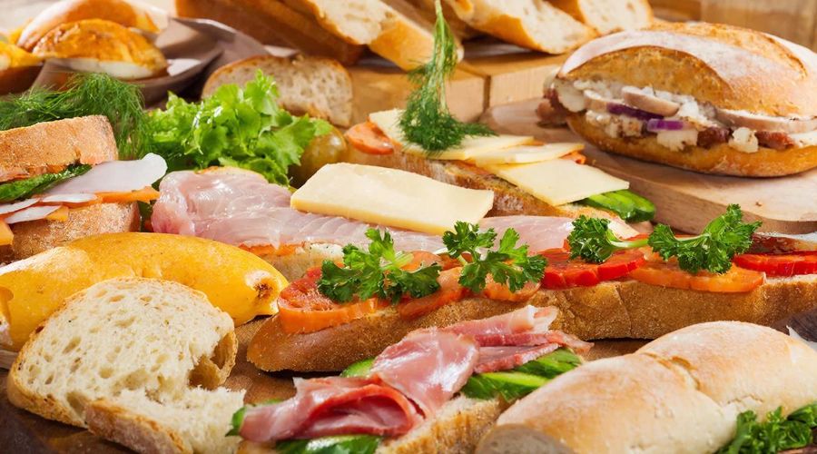 бутерброд &copy;&nbsp;Изображение сгенерировано нейросетью Gigachat