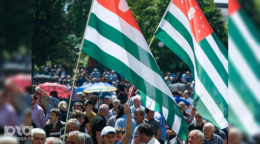 Митинг оппозиции в Абхазии © Нина Зотина, ЮГА.ру