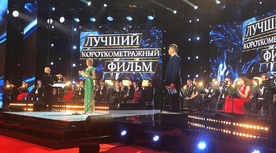 Светлана Дрыга на церемонии вручения премии «Золотой Орел» © Фото с сайта ivanovoobl.ru