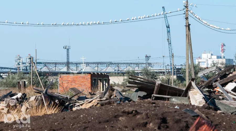 Поселок Чушка &copy;&nbsp;Фото Елены Синеок, Юга.ру