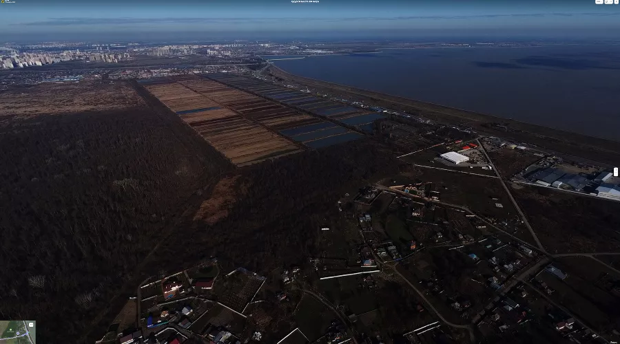 Вид на Краснодарское водохранилище от аула Тугургой &copy;&nbsp;Скриншот панорамы yandex.ru/maps 2022 года