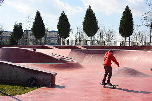 Скейтбордист в парке «Краснодар» © Фото Елены Синеок, Юга.ру