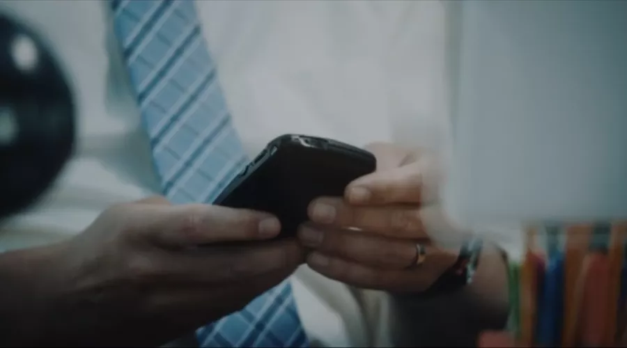 Кадр из трейлера фильма BlackBerry &copy;&nbsp;Скриншот с сайта www.ifcfilms.com/films/blackberry