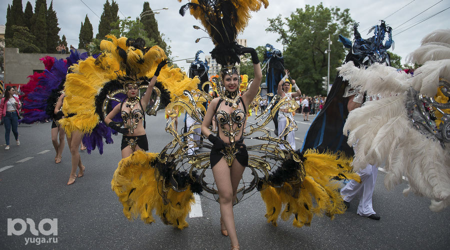 Карнавал в честь открытия курортного сезона-2015 в Сочи © Фото Нины Зотиной, Юга.ру