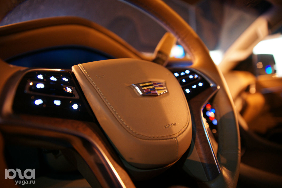 Cadillac Escalade © Фото Евгения Мельченко, ЮГА.ру