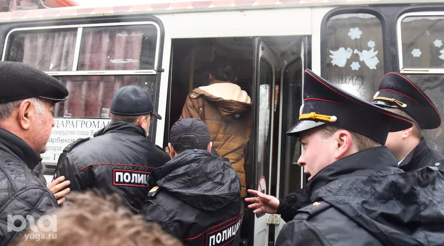 Акция сторонников Навального в Краснодаре &copy;&nbsp;Фото Елены Синеок, Юга.ру