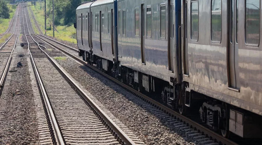 поезд &copy;&nbsp;Изображение сгенерировано нейросетью Gigachat