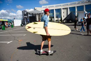 Фестиваль серф-культуры Locals Only в Сочи &copy;&nbsp;Фото Елены Синеок, Юга.ру