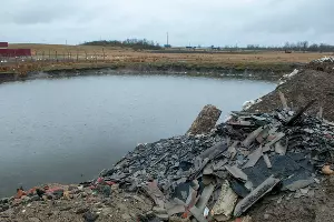 Несанкционированная свалка в поселке МТФ-1 &copy;&nbsp;Фото Дмитрия Пославского, Юга.ру