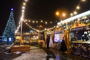 Рождественская ярмарка на Главной городской площади Краснодара &copy;&nbsp;Фото Елены Синеок, Юга.ру