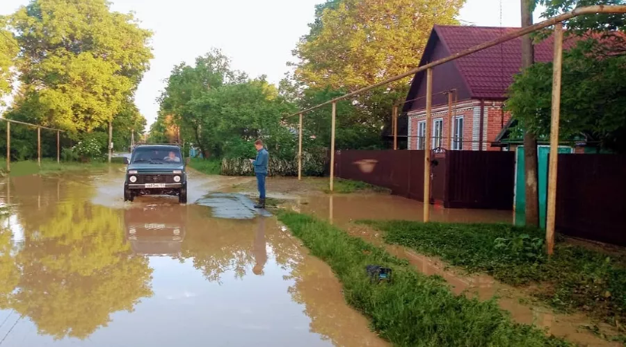Подтопление в Мостовском районе &copy;&nbsp;Фото со страницы instagram.com/sergejlasunov
