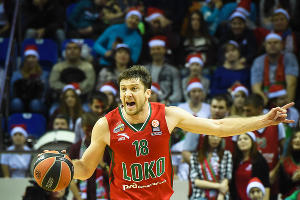 "Локомотив-Кубань" вырвал победу у "Анадолу Эфес" в матче Топ-16 Евролиги © Елена Синеок, ЮГА.ру