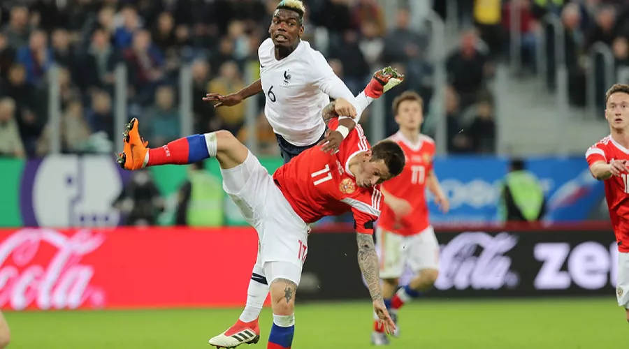 Поль Погба и Федор Смолов &copy;&nbsp;Фото пресс-службы РФПЛ