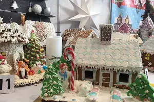 Экспозиция-конкурс &laquo;Пряничный городок&raquo; в Сочи &copy;&nbsp;Фото Юга.ру