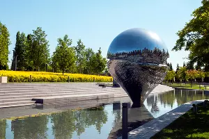 Скульптура «Геолокация» в парке «Краснодар» &copy;&nbsp;Фото Дмитрия Пославского, Юга.ру