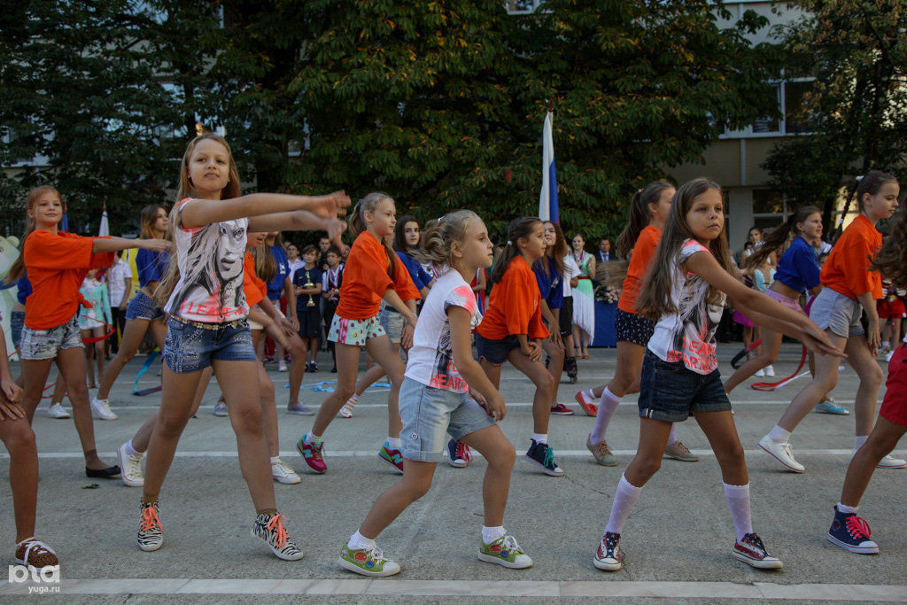 Школа 10 сочи. Сочи скул. Школа в лазаревском районе. Школа 20 сочи. Сочи школа на мамайке 2022.