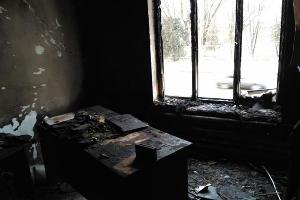 Последствия поджога офиса «Мемориала» в Назрани © Фото с сайта memohrc.org