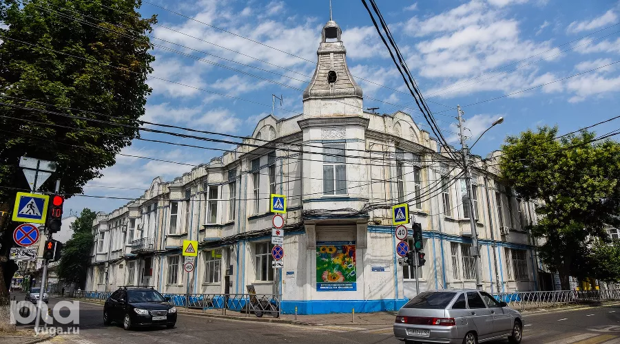 Перекресток улиц Красноармейской и Чапаева &copy;&nbsp;Фото Елены Синеок, Юга.ру