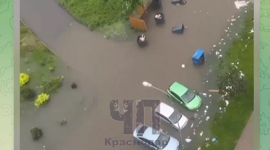 ЖК «Светлоград» после ливня 4 июня 2023 г. &copy;&nbsp;Скриншот видео в телеграм-канале &laquo;ЧП Краснодар&raquo;, T.me/chp_krd