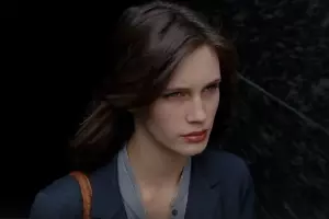 Кадр из трейлера к фильму «Молода и прекрасна» &copy;&nbsp;Скриншот видео с Rutube-канала &laquo;KinoChannel&raquo;