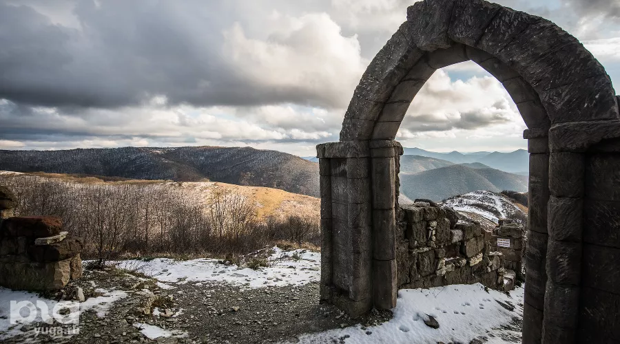 Грозовые Ворота &copy;&nbsp;Фото Елены Синеок, Юга.ру