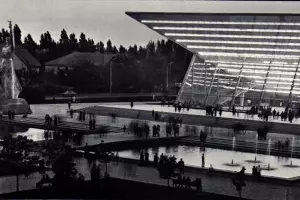 Ночной вид на старый кинотеатр &copy;&nbsp;Фото из презентации пресс-службы администрации Краснодара