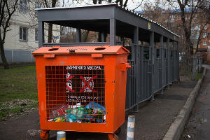Контейнеры для сбора мусора © Фото Елены Синеок, Юга.ру