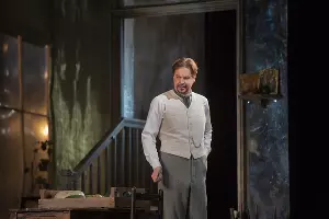Кадр из оперы &laquo;Евгений Онегин&raquo; &copy;&nbsp;Фото с сайта theatrehd.ru
