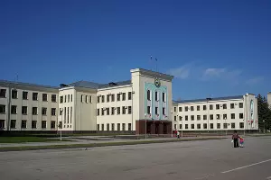 Дом правительства Карачаево-Черкесии &copy;&nbsp;Фото с сайта kchrline.ru