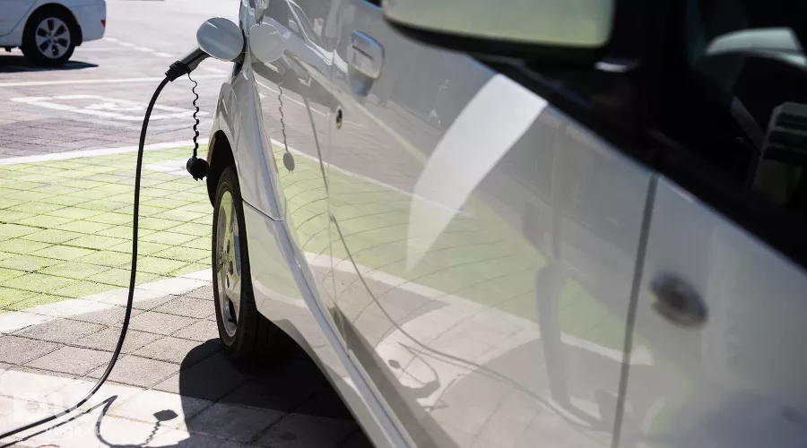 Зарядная станция для электрокаров &copy;&nbsp;Фото Елены Синеок, Юга.ру