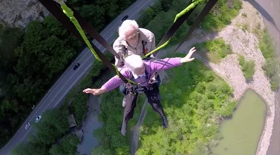  &copy;&nbsp;Скриншот видео из группы &laquo;Skypark AJ Hackett Sochi| Скайпарк&raquo; &laquo;ВКонтакте&raquo;, vk.com/skyparkajhackettsochi