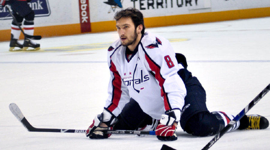 Александр Овечкин 27 ноября 2008 года &copy;&nbsp;Фотография доступна по лицензии Creative Commons Attribution 3.0 Unported