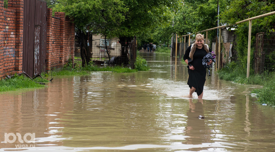 Подтопление в селе Левокумка Ставропольского края © Фото Антона Подгайко, Юга.ру