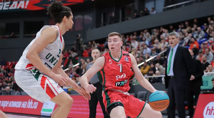 Кирилл Темиров («Локомотив-Кубань») против Исмаэля Бако (УНИКС), 26 марта 2024 г. &copy;&nbsp;Фото Фёдора Обмайкина