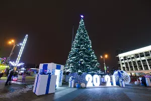 Рождественская ярмарка на Главной городской площади Краснодара &copy;&nbsp;Фото Елены Синеок, Юга.ру