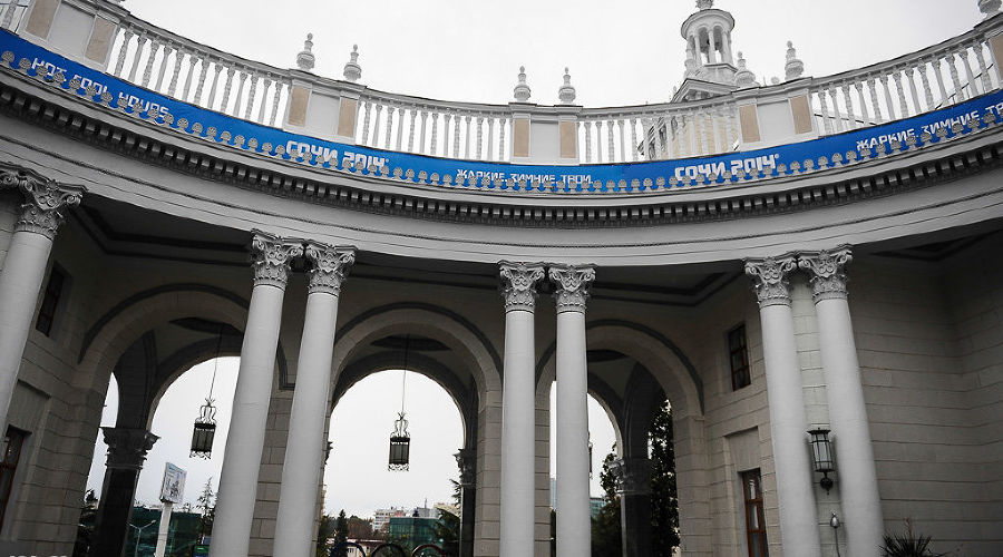 Железнодорожный вокзал Сочи &copy;&nbsp;Нина Зотина, ЮГА.ру