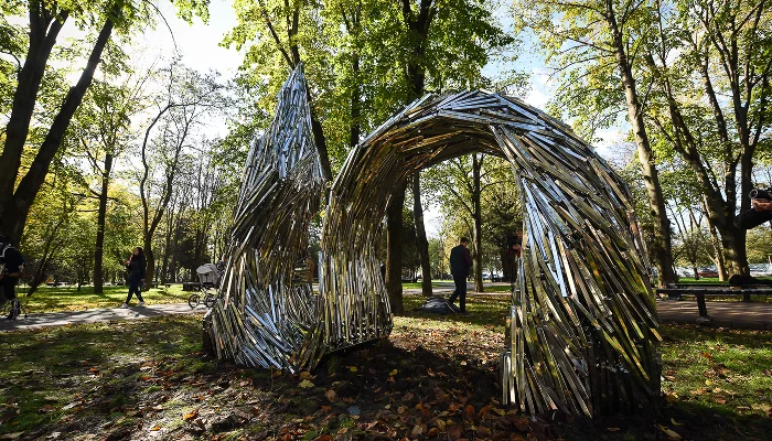 Скульптура Draped Data &copy;&nbsp;Фото Елены Синеок, Юга.ру