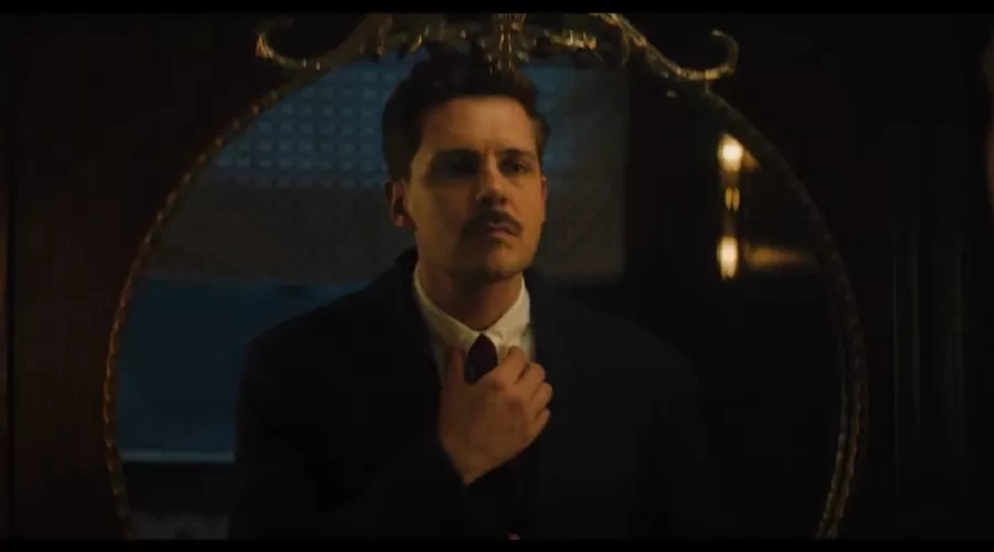 Кадр из трейлера к фильму «Красный шелк» &copy;&nbsp;Скриншот видео с YouTube-канала &laquo;Киноафиша Трейлеры&raquo;, www.youtube.com/@user-be3kb8ny3m