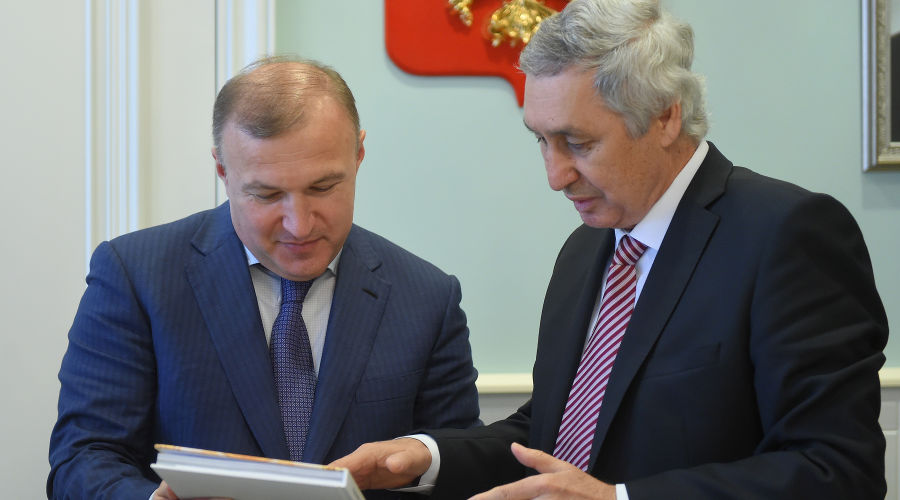 Мурат Кумпилов и Эдип Гафаров © Фото пресс-службы главы Республики Адыгея