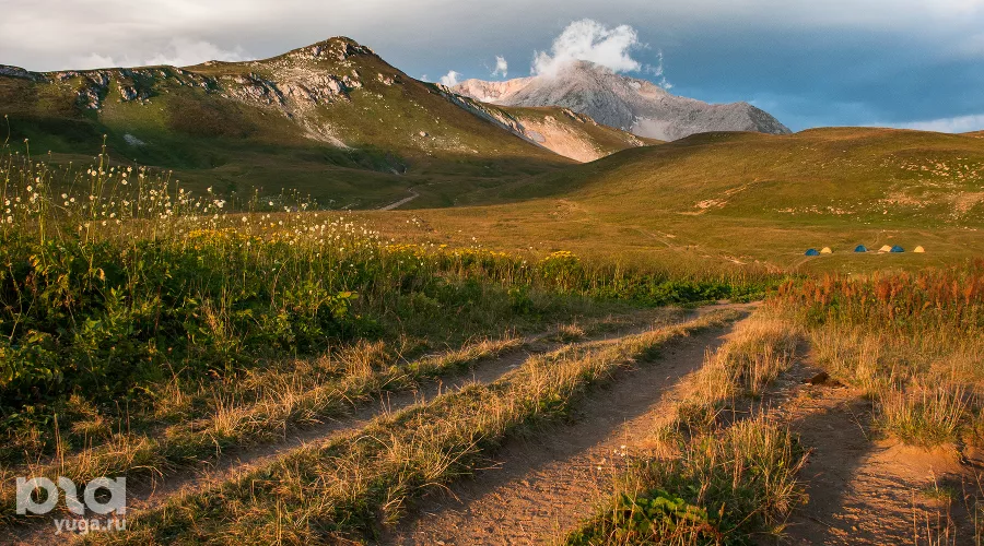 Лагонакское нагорье и Фишт-Оштенский горный массив &copy;&nbsp;Фото Елены Синеок, Юга.ру