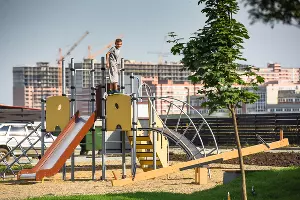 Сквер в микрорайоне &laquo;Близкий&raquo; &copy;&nbsp;Фото Елены Синеок, Юга.ру