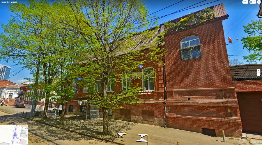 Здания по улице Коммунаров у пересечения с Ленина  &copy;&nbsp;Скриншот yandex.ru/maps, панорама 2021 года