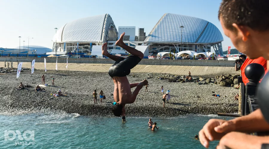 Фанаты перед победным матчем Уругвая на стадионе «Фишт» &copy;&nbsp;Фото Елены Синеок, Юга.ру